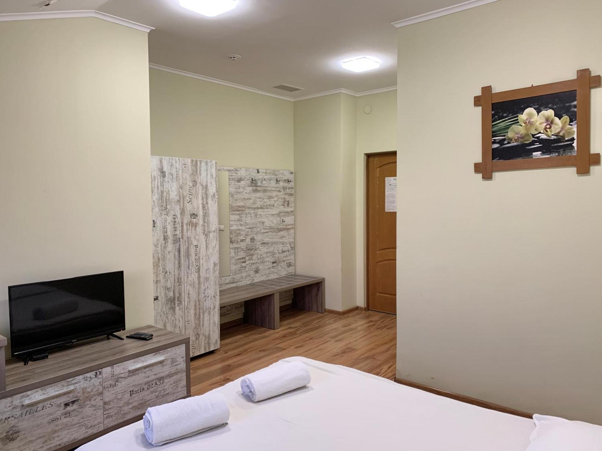 Budget Hotel Ekotel Lviv Exteriör bild
