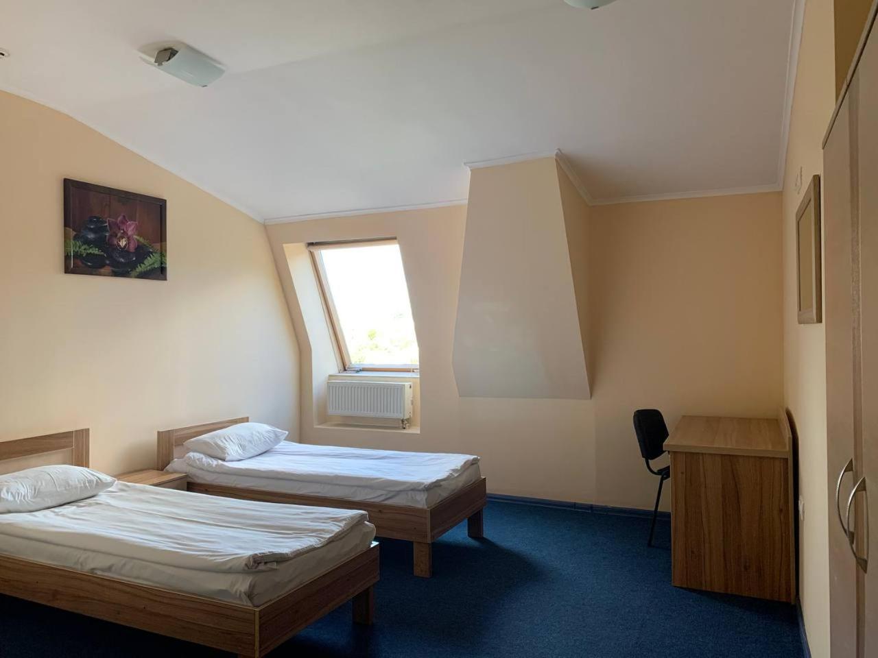 Budget Hotel Ekotel Lviv Exteriör bild