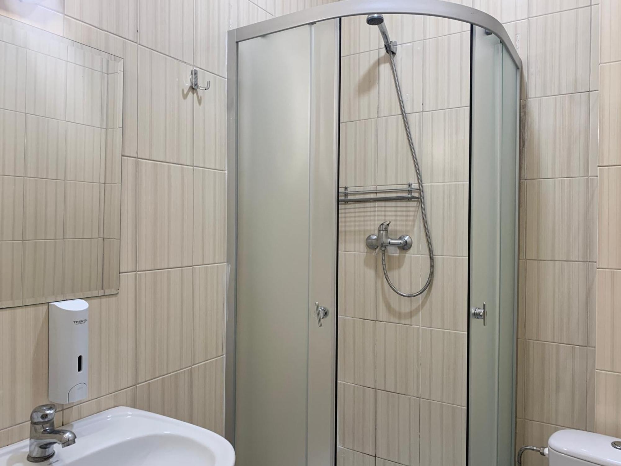 Budget Hotel Ekotel Lviv Exteriör bild
