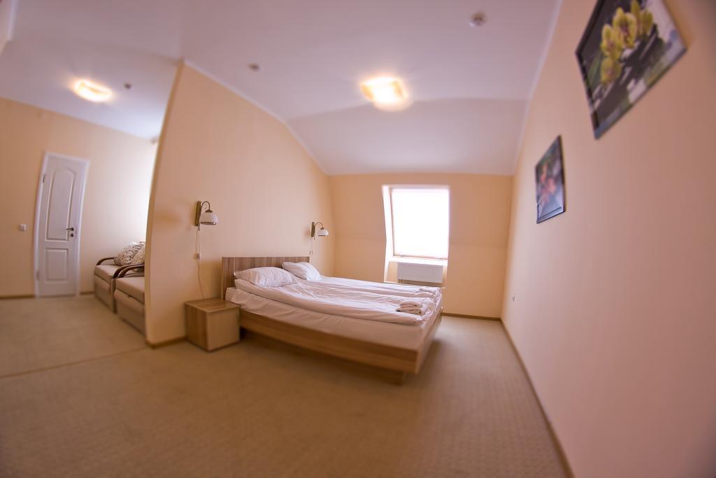 Budget Hotel Ekotel Lviv Exteriör bild