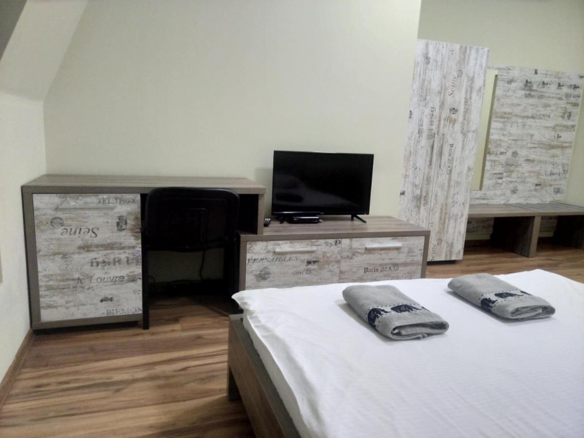 Budget Hotel Ekotel Lviv Exteriör bild